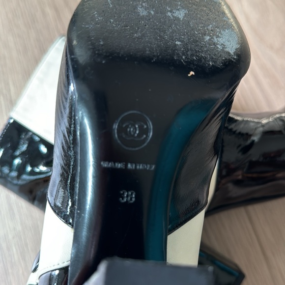 Vintage Chanel Black And White Leather Booties - Picture 10 of 13